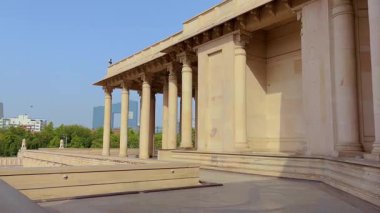 Ambedkar Parkı olarak da bilinen Rashtriya Dalit Prerna Sthal, Hindistan 'ın Uttar Pradesh kentinde yer alan ünlü bir turizm merkezidir.