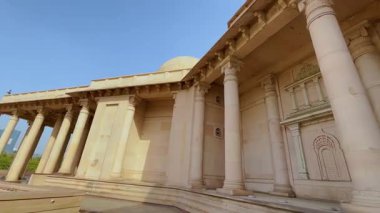 Ambedkar Parkı olarak da bilinen Rashtriya Dalit Prerna Sthal, Hindistan 'ın Uttar Pradesh kentinde yer alan ünlü bir turizm merkezidir.
