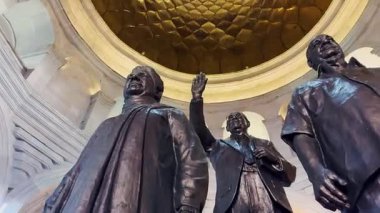 Ambedkar Parkı olarak da bilinen Rashtriya Dalit Prerna Sthal, Hindistan 'ın Uttar Pradesh kentinde yer alan ünlü bir turizm merkezidir.