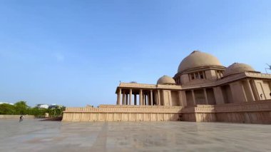 Ambedkar Parkı olarak da bilinen Rashtriya Dalit Prerna Sthal, Hindistan 'ın Uttar Pradesh kentinde yer alan ünlü bir turizm merkezidir.