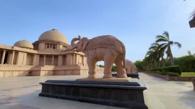 Ambedkar Parkı olarak da bilinen Rashtriya Dalit Prerna Sthal, Hindistan 'ın Uttar Pradesh kentinde yer alan ünlü bir turizm merkezidir.