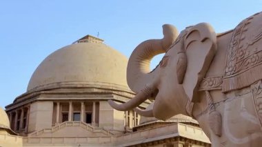 Ambedkar Parkı olarak da bilinen Rashtriya Dalit Prerna Sthal, Hindistan 'ın Uttar Pradesh kentinde yer alan ünlü bir turizm merkezidir.