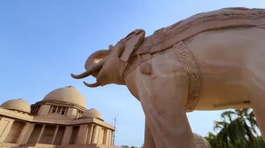 Ambedkar Parkı olarak da bilinen Rashtriya Dalit Prerna Sthal, Hindistan 'ın Uttar Pradesh kentinde yer alan ünlü bir turizm merkezidir.