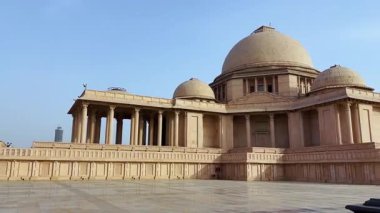 Ambedkar Parkı olarak da bilinen Rashtriya Dalit Prerna Sthal, Hindistan 'ın Uttar Pradesh kentinde yer alan ünlü bir turizm merkezidir.