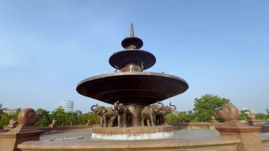 Ambedkar Parkı olarak da bilinen Rashtriya Dalit Prerna Sthal, Hindistan 'ın Uttar Pradesh kentinde yer alan ünlü bir turizm merkezidir.