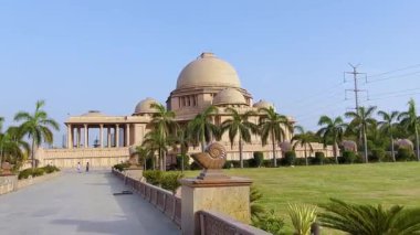 Ambedkar Parkı olarak da bilinen Rashtriya Dalit Prerna Sthal, Hindistan 'ın Uttar Pradesh kentinde yer alan ünlü bir turizm merkezidir.