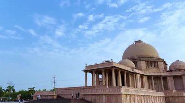 Ambedkar Parkı olarak da bilinen Rashtriya Dalit Prerna Sthal, Hindistan 'ın Uttar Pradesh kentinde yer alan ünlü bir turizm merkezidir.