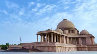 Ambedkar Parkı olarak da bilinen Rashtriya Dalit Prerna Sthal, Hindistan 'ın Uttar Pradesh kentinde yer alan ünlü bir turizm merkezidir.