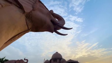 Ambedkar Parkı olarak da bilinen Rashtriya Dalit Prerna Sthal, Hindistan 'ın Uttar Pradesh kentinde yer alan ünlü bir turizm merkezidir.