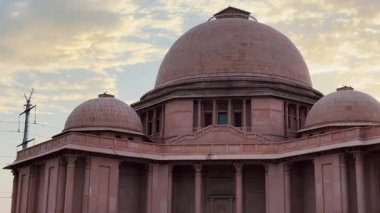 Ambedkar Parkı olarak da bilinen Rashtriya Dalit Prerna Sthal, Hindistan 'ın Uttar Pradesh kentinde yer alan ünlü bir turizm merkezidir.