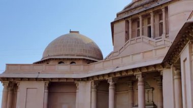 Ambedkar Parkı olarak da bilinen Rashtriya Dalit Prerna Sthal, Hindistan 'ın Uttar Pradesh kentinde yer alan ünlü bir turizm merkezidir.