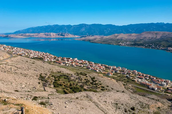 Pag Adası 'ndaki Pag Town' un hava görüntüsü.