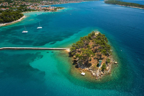 Widok Lotu Ptaka Skaliste Zalesione Wybrzeże Wyspy Rab Adriatyk Chorwacji — Zdjęcie stockowe