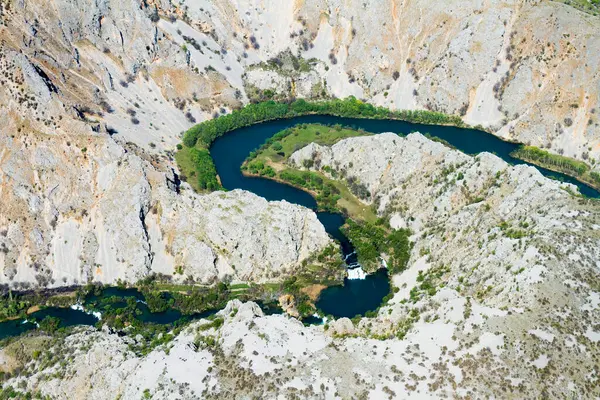 Hırvatistan 'ın Krupa Nehri kanyonunun hava manzarası