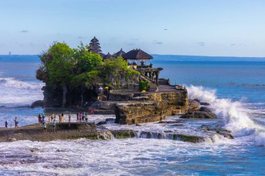 Endonezya, Bali 'deki temerrüt Tanah tapınağı