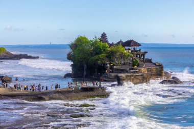 Endonezya, Bali 'deki temerrüt Tanah tapınağı