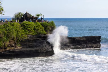 Endonezya, Bali 'deki temerrüt Tanah tapınağı