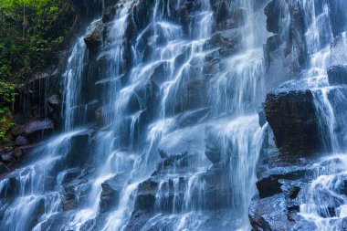 Endonezya, Bali 'de Kanto Lampo şelalesi