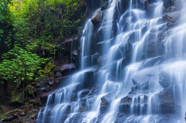 Endonezya, Bali 'de Kanto Lampo şelalesi