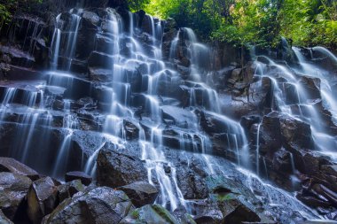 Endonezya, Bali 'de Kanto Lampo şelalesi