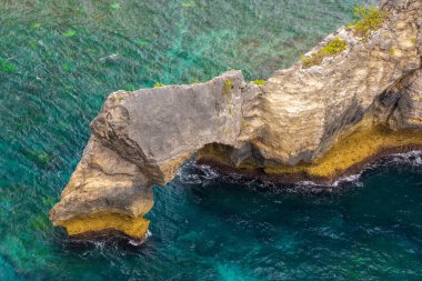 Endonezya, Nusa Penida 'da Rocky sahili
