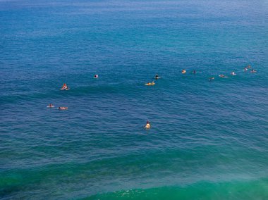 Bingin Sahili 'nde sörf, Uluwatu Bali Adası, Endonezya