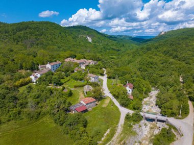 Geleneksel Kotli köyünün hava manzarası, Istra