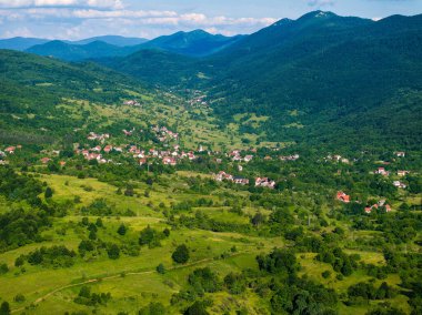 Hırvatistan 'ın Velebit Dağı eteğindeki Lika bölgesindeki Kuterevo vadisi