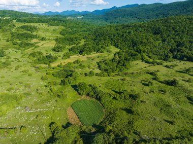 Hırvatistan 'ın Velebit Dağı eteğindeki Lika bölgesindeki Kuterevo vadisi