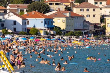 Hırvatistan 'ın Baska Kasabası' ndaki Vela Plaza Plajı, Krk Adası
