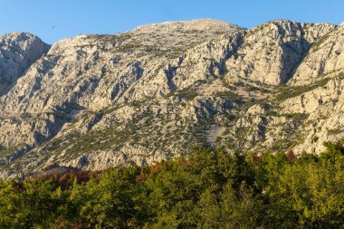 Hırvatistan 'ın Biokovo Doğa Parkı' ndaki engebeli manzara