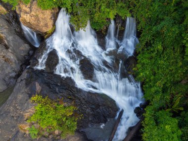 Pha Suea Şelalesi Tayland ormanında Mae Hong Son Şehri yakınlarında.