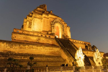 Wat Chedi Luang Tapınağı, Chiang Mai, Tayland