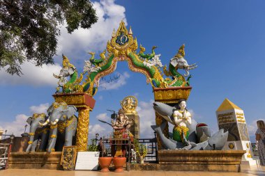 Altın Üçgen, Tayland 'da dini heykeller