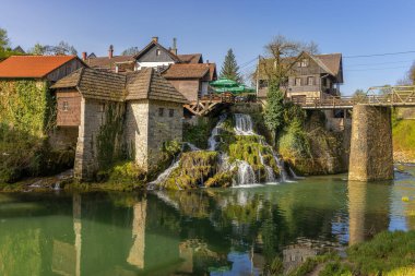 Hırvatistan 'da Rastoke - şelale ve su değirmenlerinden oluşan bir köy