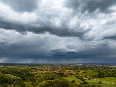 Hırvatistan 'da Dramatik Gökyüzünün Hava Görüntüsü