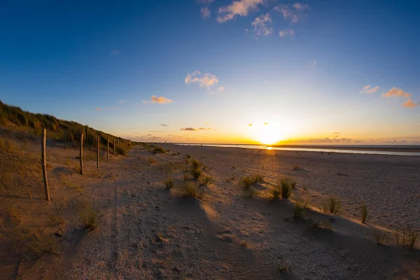 Морське Узбережжя Під Час Спокійного Літнього Заходу Сонця — стокове фото