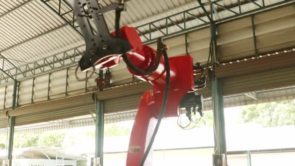 工业机械臂机械自动工作的电气系统的测试负责要求精确度的焊接工作 现代工业机器人 自动化系统 — 图库视频影像