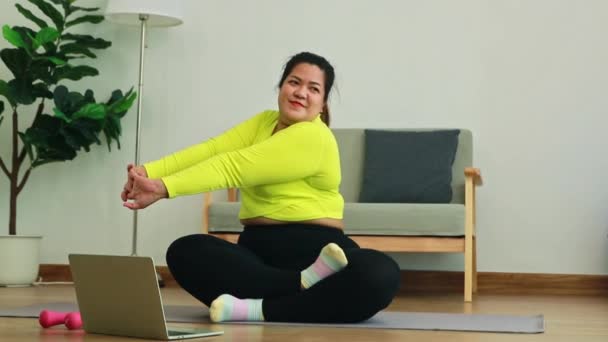 Asijské Tlustá Žena Cvičení Doma Pro Zdraví Fitness Cvičení Ztratit — Stock video
