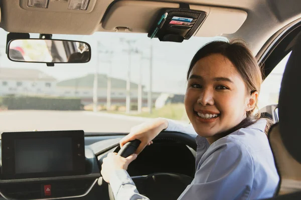 Woman Driving Portrait Beautiful Asian Woman Looks Camera Her Shoulder — Stock Photo, Image