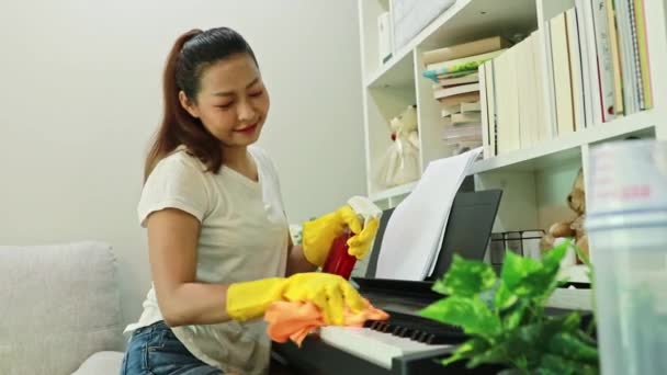 Asian Woman Cleaning Piano Her Home Housewife Doing Housework Happily — Stock Video