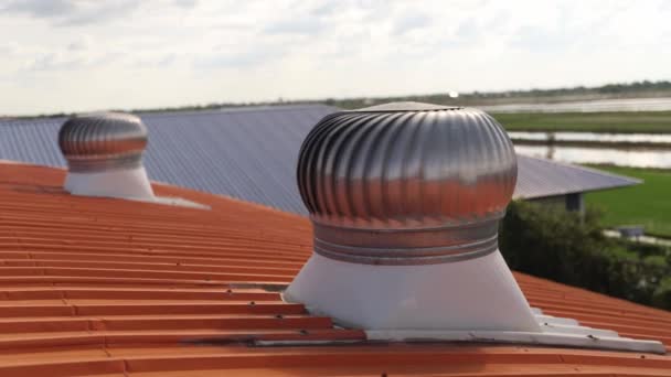 Rotor Ventilación Instalado Techos Fábricas Industriales Ventiladores Ventilación Dependen Viento — Vídeo de stock