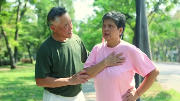Mulher Idosa Doença Crônica Ela Tem Dor Peito Aperto Doença — Vídeo de Stock
