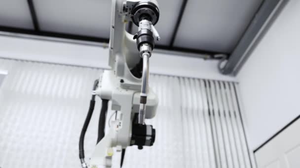 Testen Van Automatische Elektrische Systemen Industriële Robotarmmachines Voor Laswerk Instellingen — Stockvideo