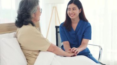 Kadın doktorlar ve hemşireler, yaşlı kadın hastalarına düzenli olarak bakacaklar. Rahatsızlıklarını ve ilave hastalık ve hastalıklarını yaşlı hastalar, evlerindeki yatak odalarında uyumalarına yardım edecekler..