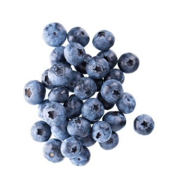 Beyaz arka planda izole edilmiş taze yaban mersini. Böğürtlen ya da böğürtlen. Kesme yolu. Üst görünüm