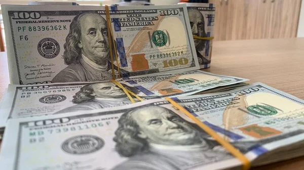 Dolar Parası Amerikan Bayrağı Nakit Para Sayan Iflas Etmiş Bir — Stok fotoğraf