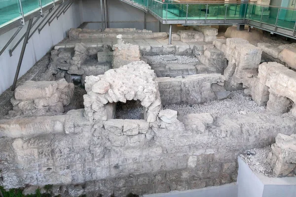 Mersin 'in Tarsus ilçesinde bulunan Danyal peygamberinin mezarı..