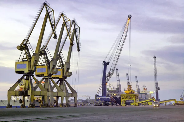 Tall Loading Cranes Dock — Stock Photo, Image