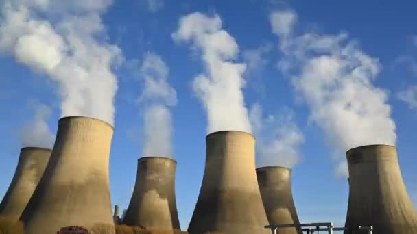 Time Lapse Footage Steam Rising Cooling Towers — Stock video
